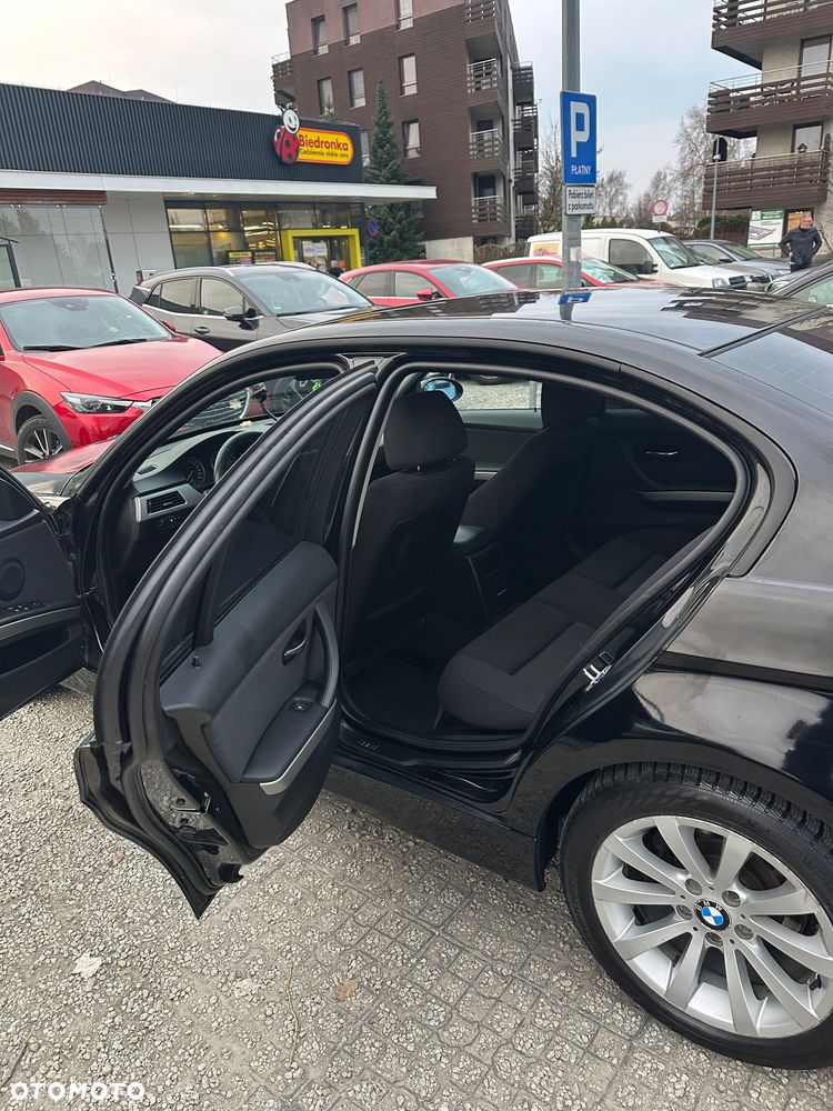 BMW Seria 3 318i - 8