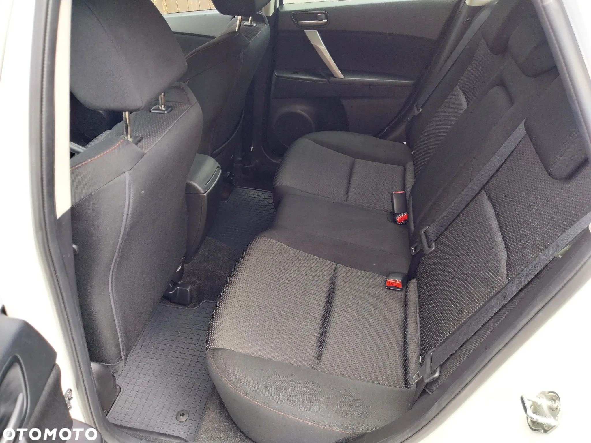 Mazda 3 1.6 Exclusive + - 19