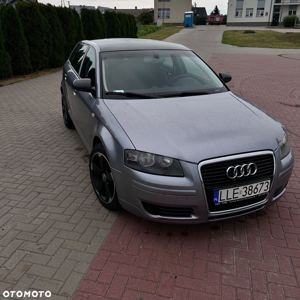 Audi A3 Sportback - 1