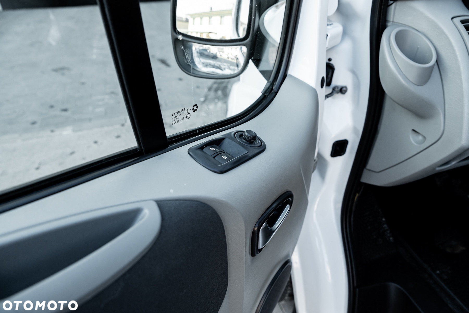 Opel Vivaro 2.5 CDTI L2H1 (Tecshift) Easytronic Life - 18
