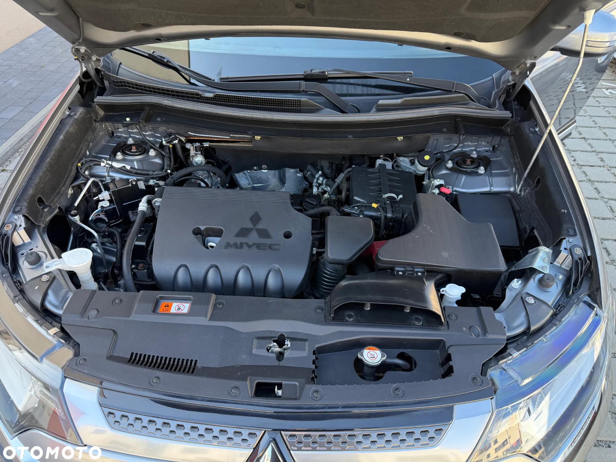 Mitsubishi Outlander 2.0 Intense Comfort 4WD CVT - 33