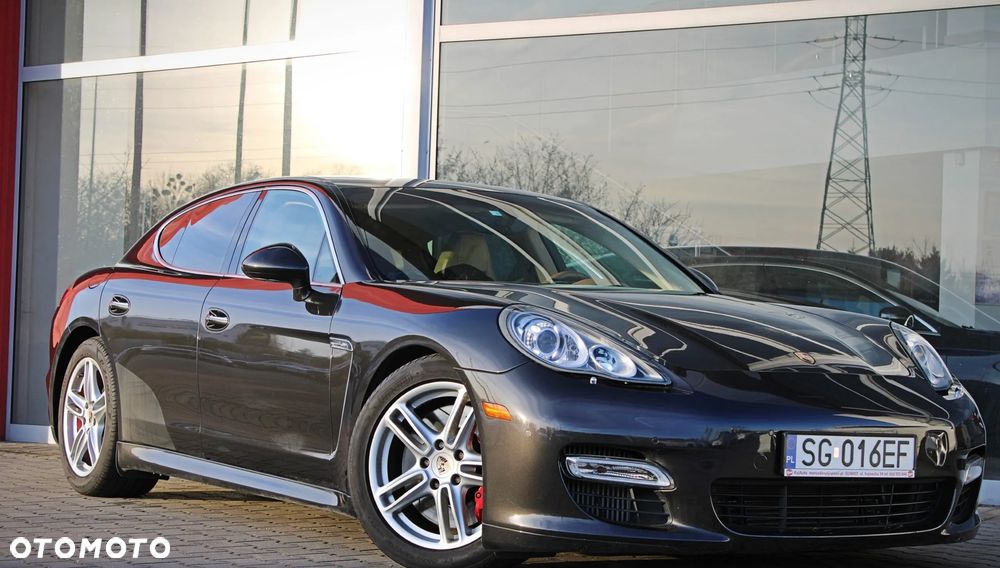 Porsche Panamera Turbo - 1