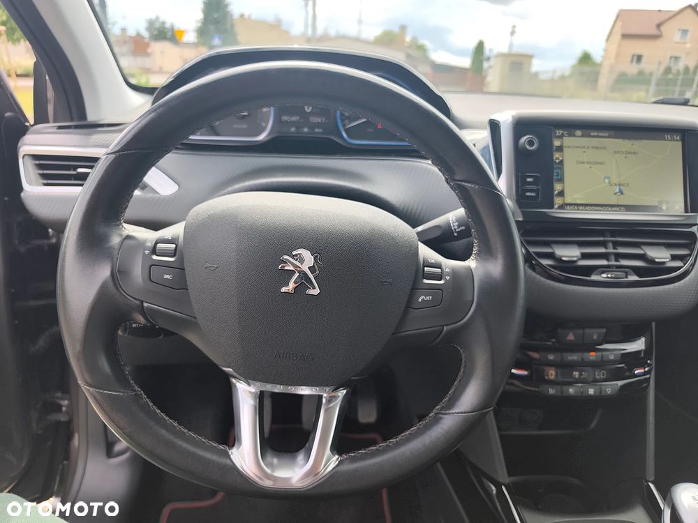 Peugeot 2008 1.2 Pure Tech Allure S&S - 18