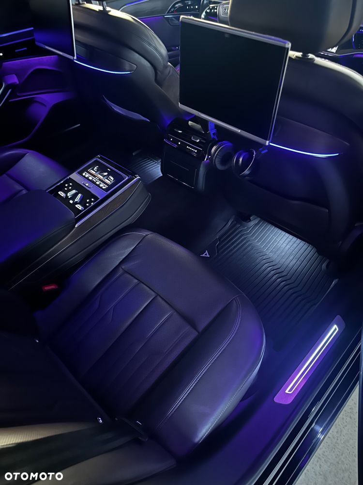 Audi A8 - 21