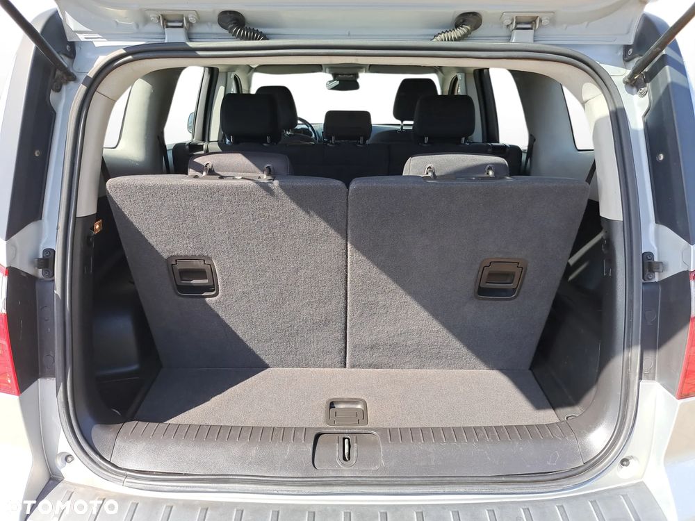 Chevrolet Orlando - 27