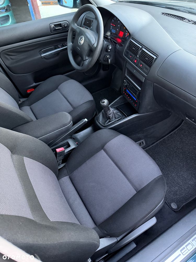 Volkswagen Golf 1.6 Comfortline - 8