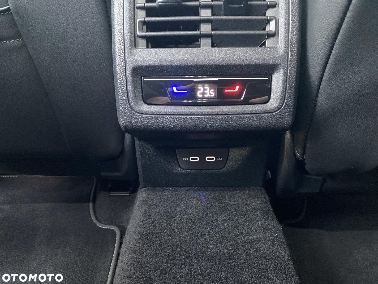 Volkswagen Golf - 33