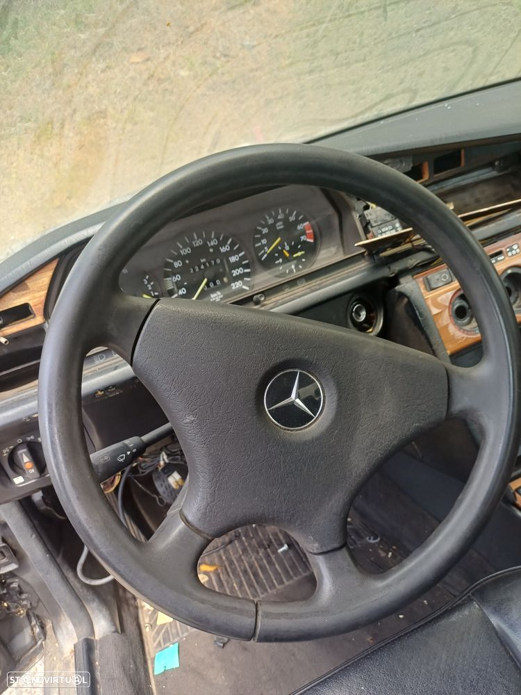 Mercedes-Benz W201 (1982-1993) 190 E 1.7 - 23