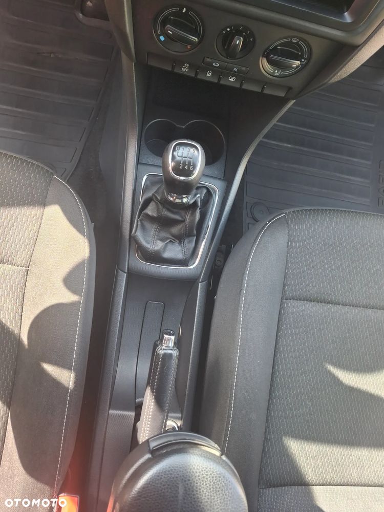 Skoda RAPID 1.2 TSI Ambition - 23