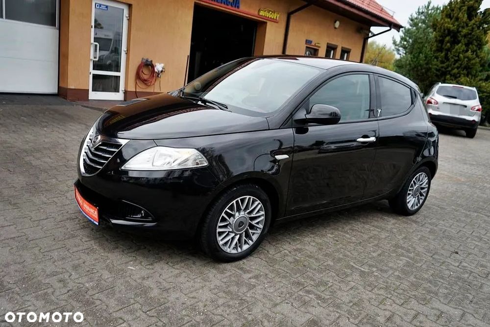 Lancia Ypsilon Y 0.9 TwinAir Turbo 8V Gold - 2