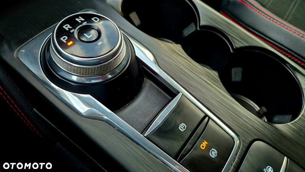 Ford Kuga 2.5 Duratec PHEV ST-LINE X - 32