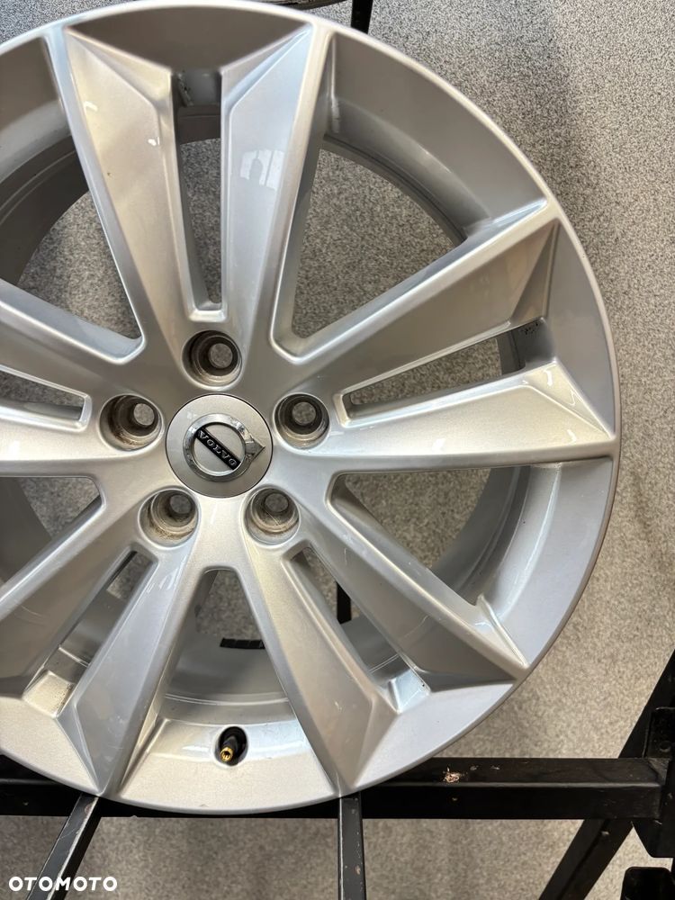 4 Felgi Alu. Volvo S60, V60, V70, 17", 31471309, K3 B400CC - 32