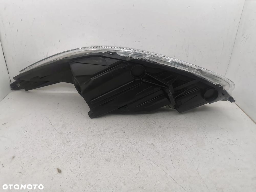 Lampa przednia prawa Ford Fiesta Mk7 Lift - 6