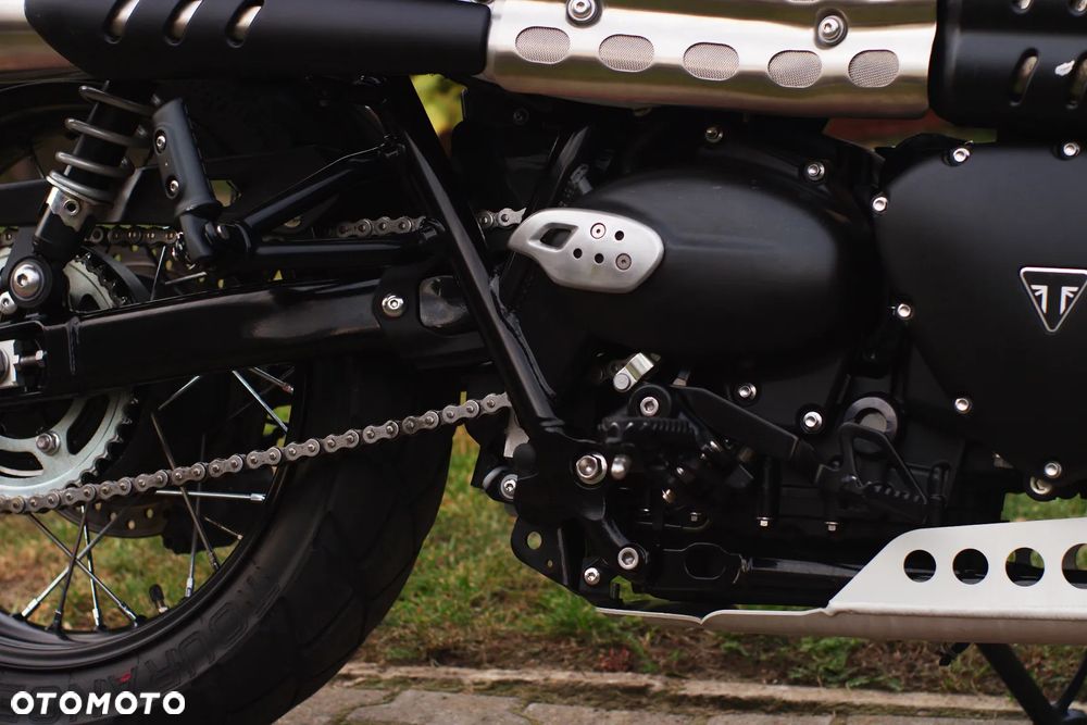 Triumph Street Scrambler - 10