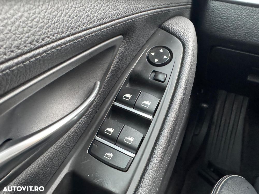 BMW Seria 5 520d Aut. Luxury Line - 25