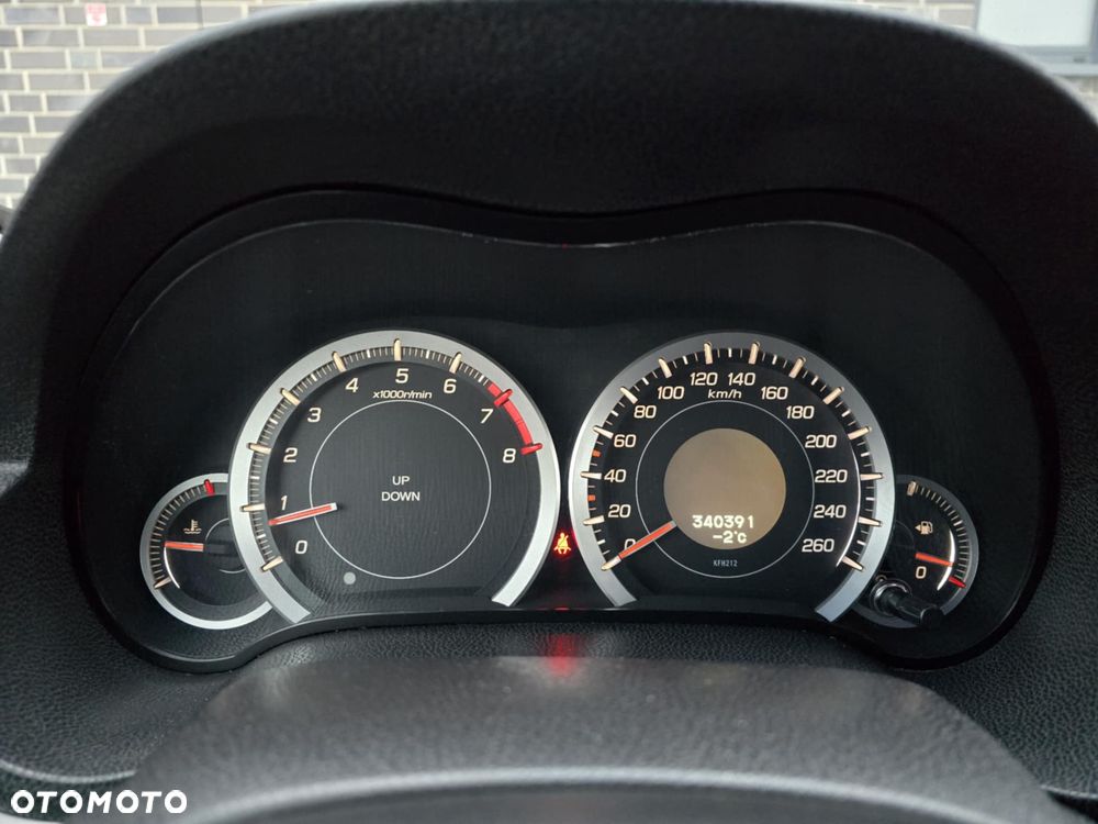 Honda Accord 2.0 Executive - 29