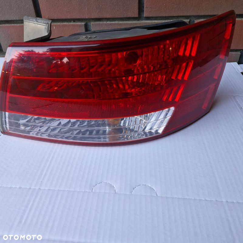 HYUNDAI SONATA V LAMPA TYL TYLNA PRAWA - 2