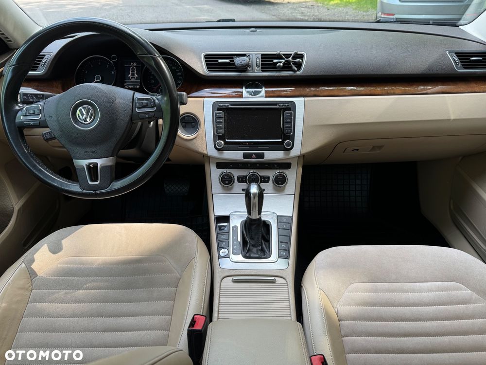 Volkswagen Passat - 8