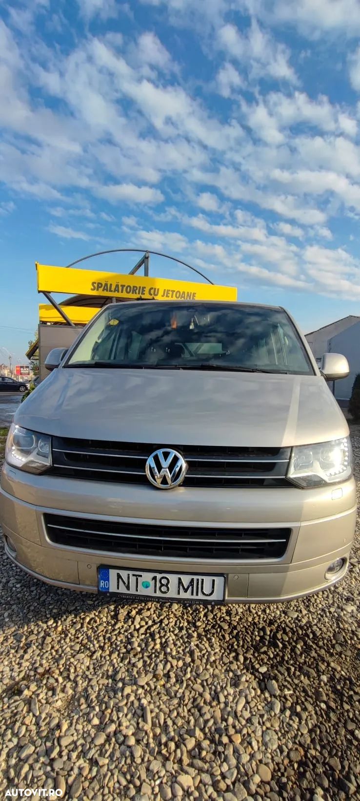 Volkswagen Multivan - 1