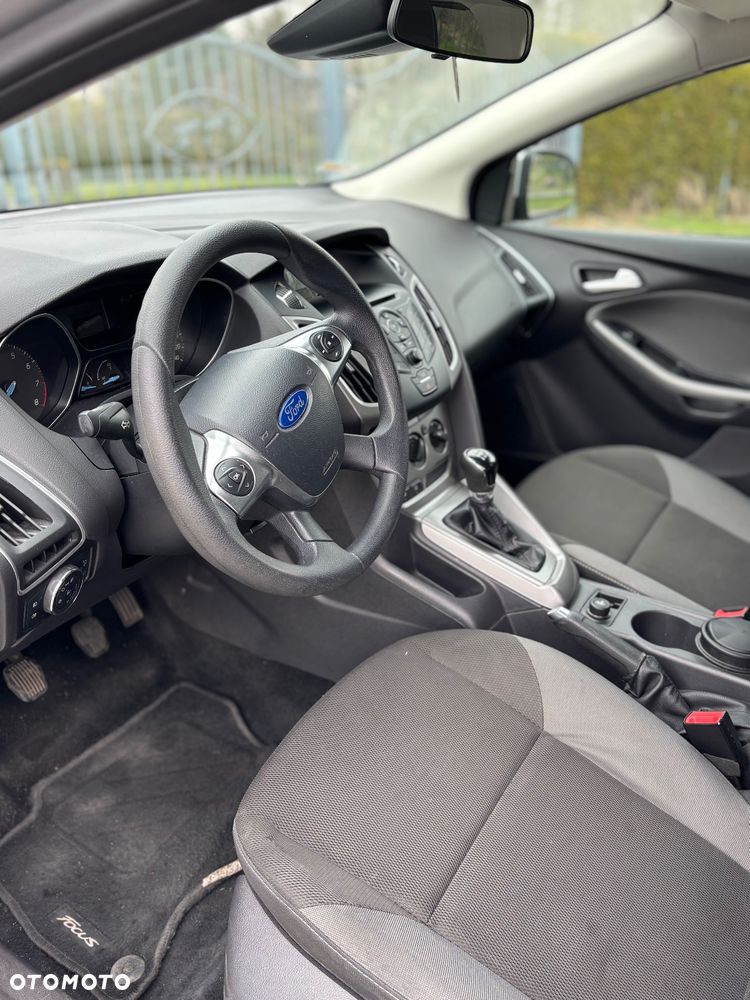 Ford Focus 1.6 Ambiente - 11
