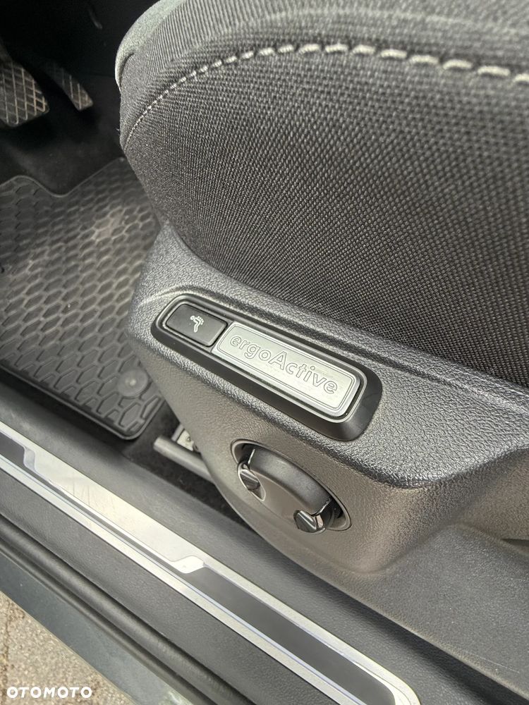 Volkswagen Tiguan - 16