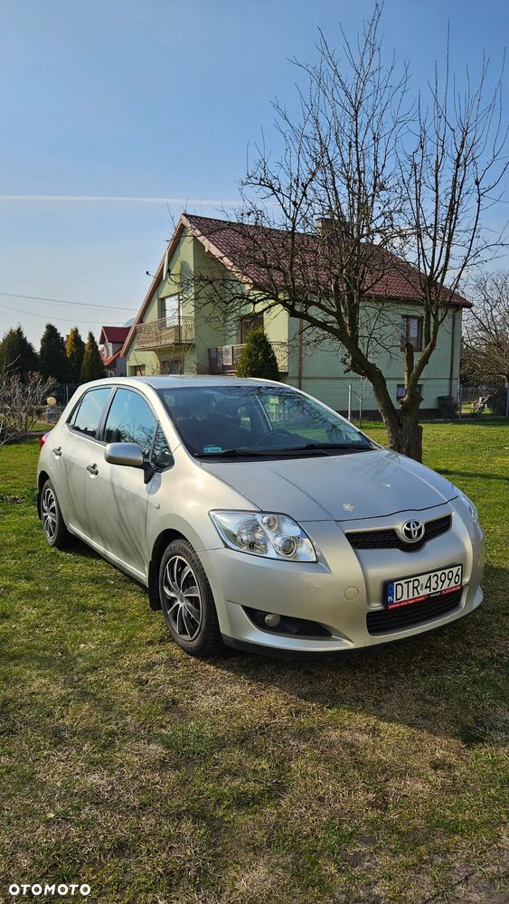 Toyota Auris 1.4 D-4D Luna - 1