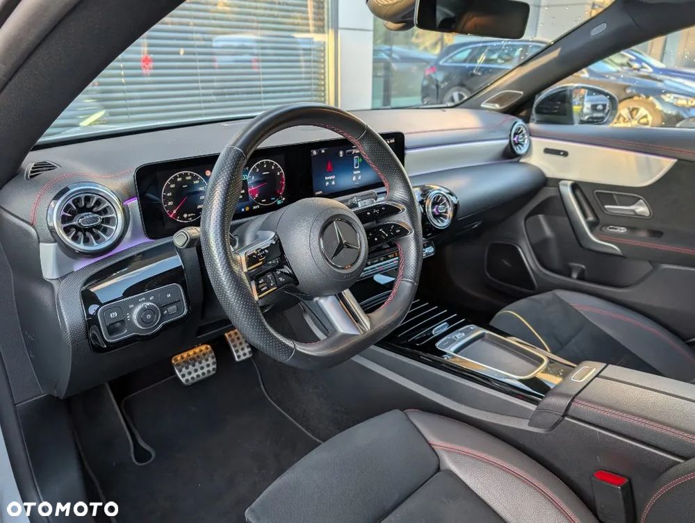 Mercedes-Benz CLA 200 AMG Line 7G-DCT - 7