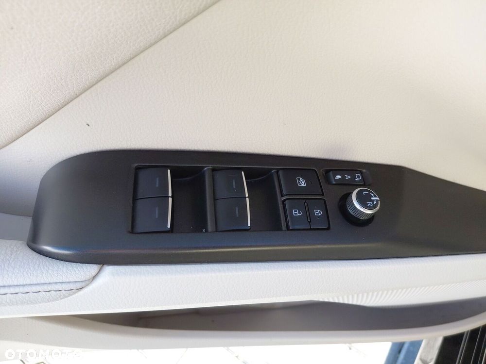 Toyota Camry 2.5 Hybrid Comfort CVT - 20