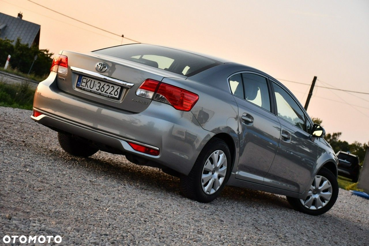 Toyota Avensis - 4