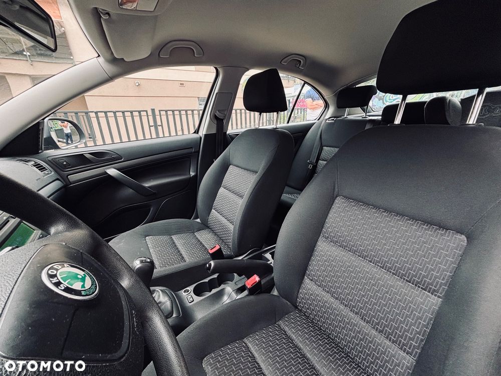 Skoda Octavia 1.6 Elegance - 8