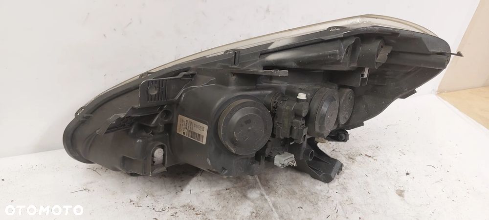 . PRZOD PRZEDNIA LAMPA PRAWA RENAULT CLIO 3 LIFT - 4