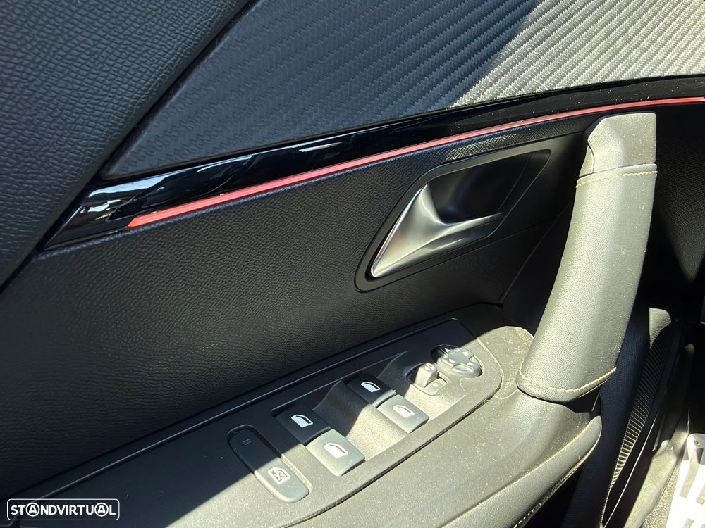 Peugeot e-2008 50 kWh GT Line - 8
