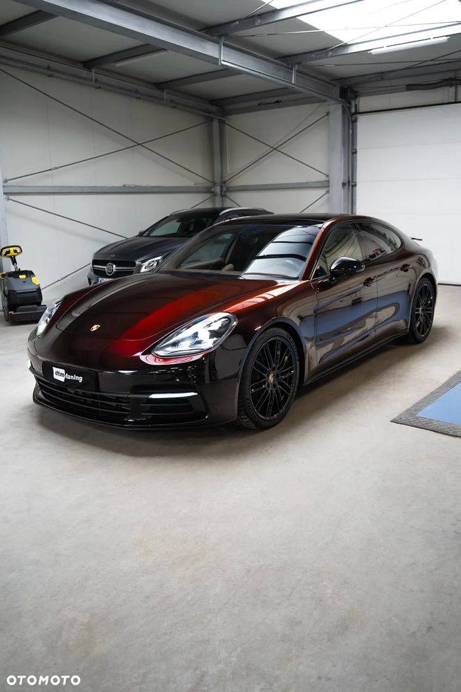 Porsche Panamera - 1