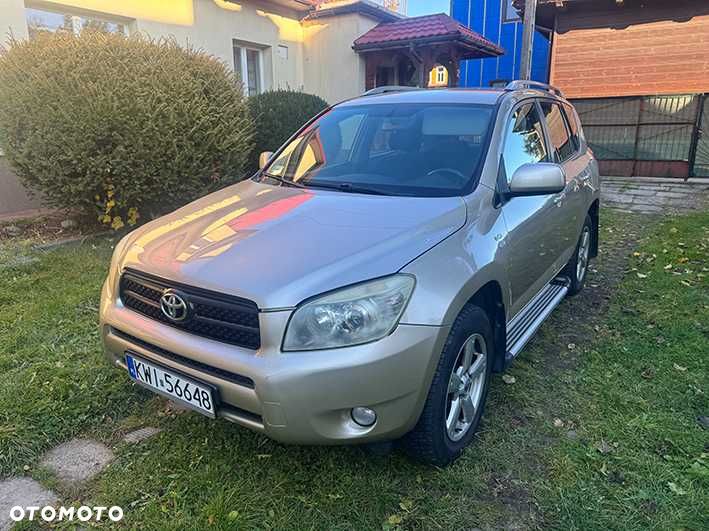 Toyota RAV4 - 1