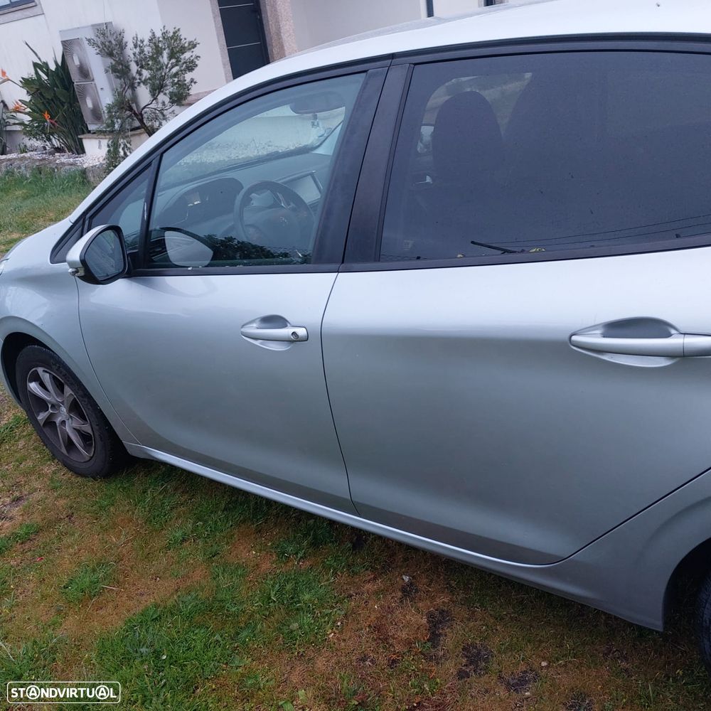 Peugeot 208 1.4 HDi Active - 9