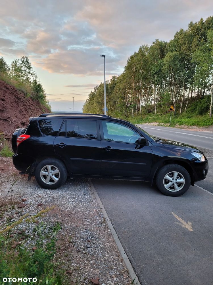Toyota RAV4 - 4
