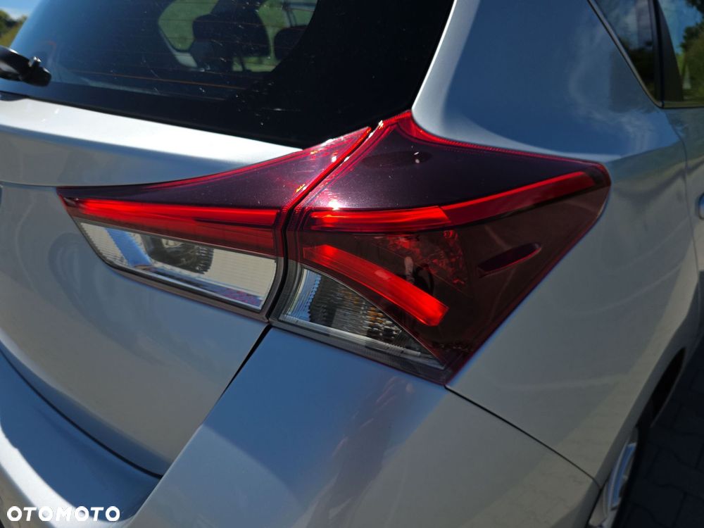 Toyota Auris - 12