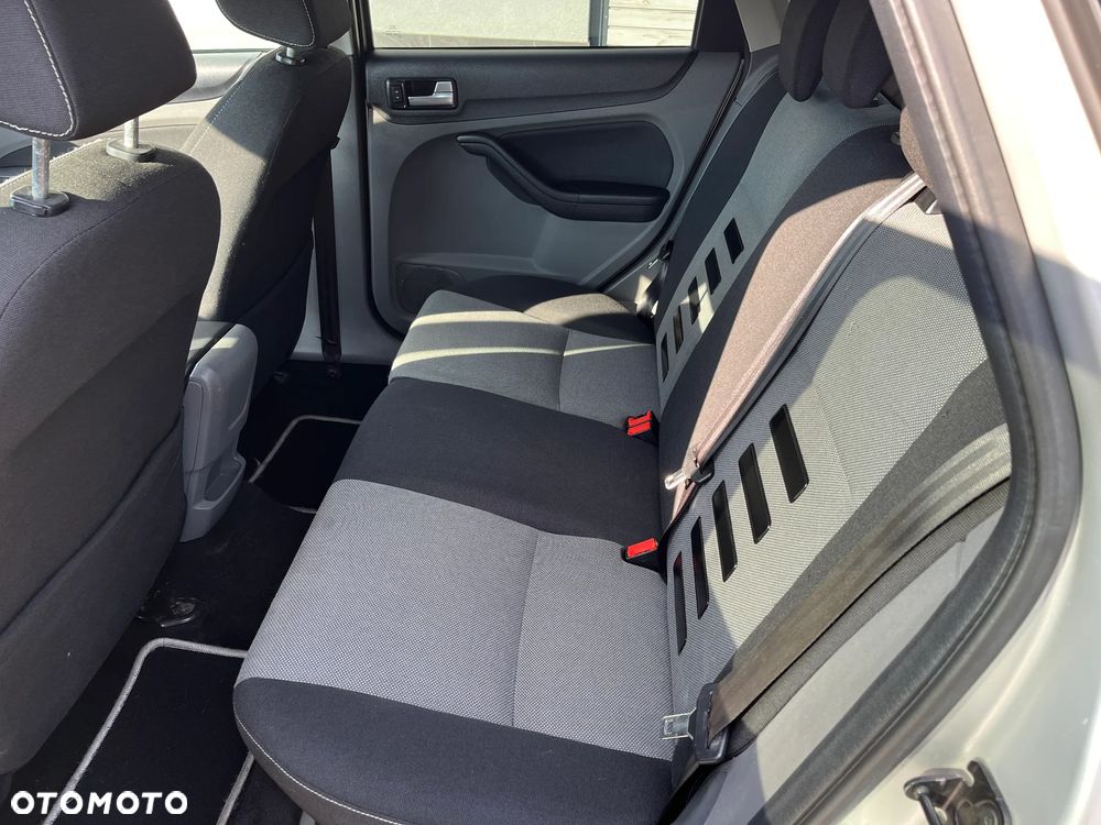 Ford Focus - 16