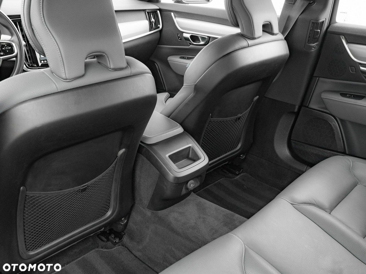 Volvo S90 D5 AWD Momentum - 25