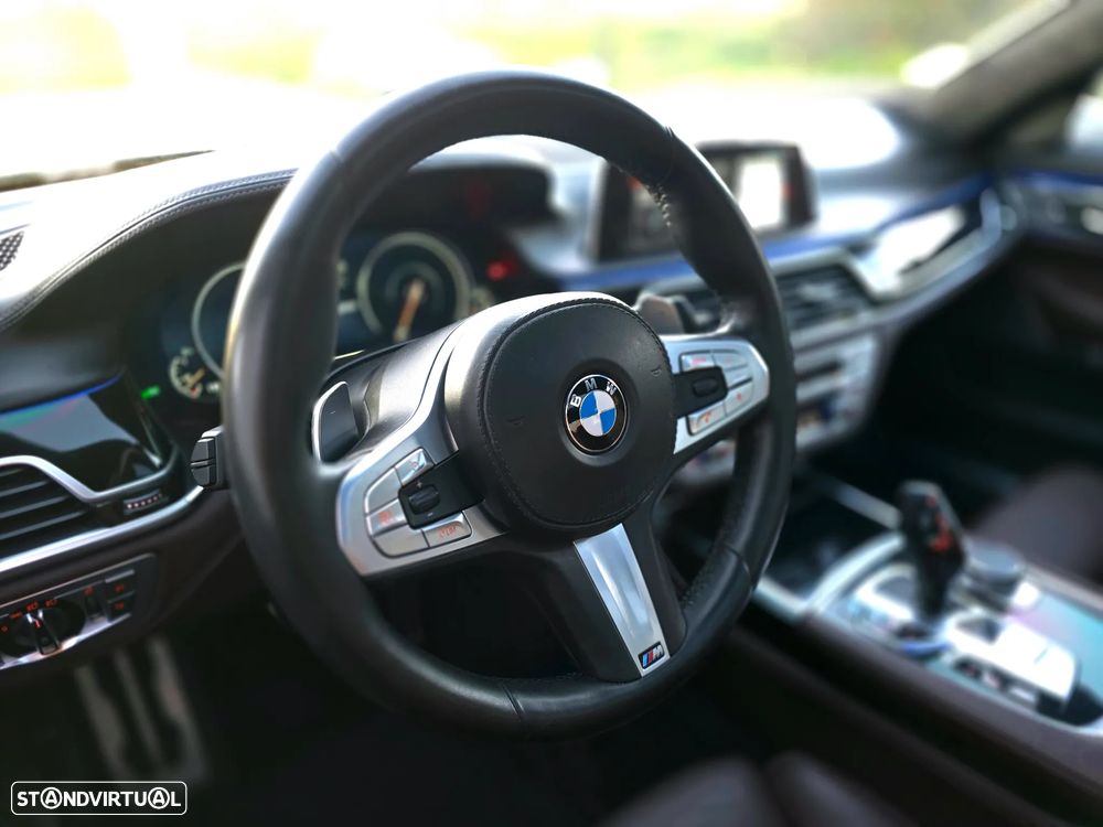 BMW 740 Le xDrive iPerformance Pack M - 26