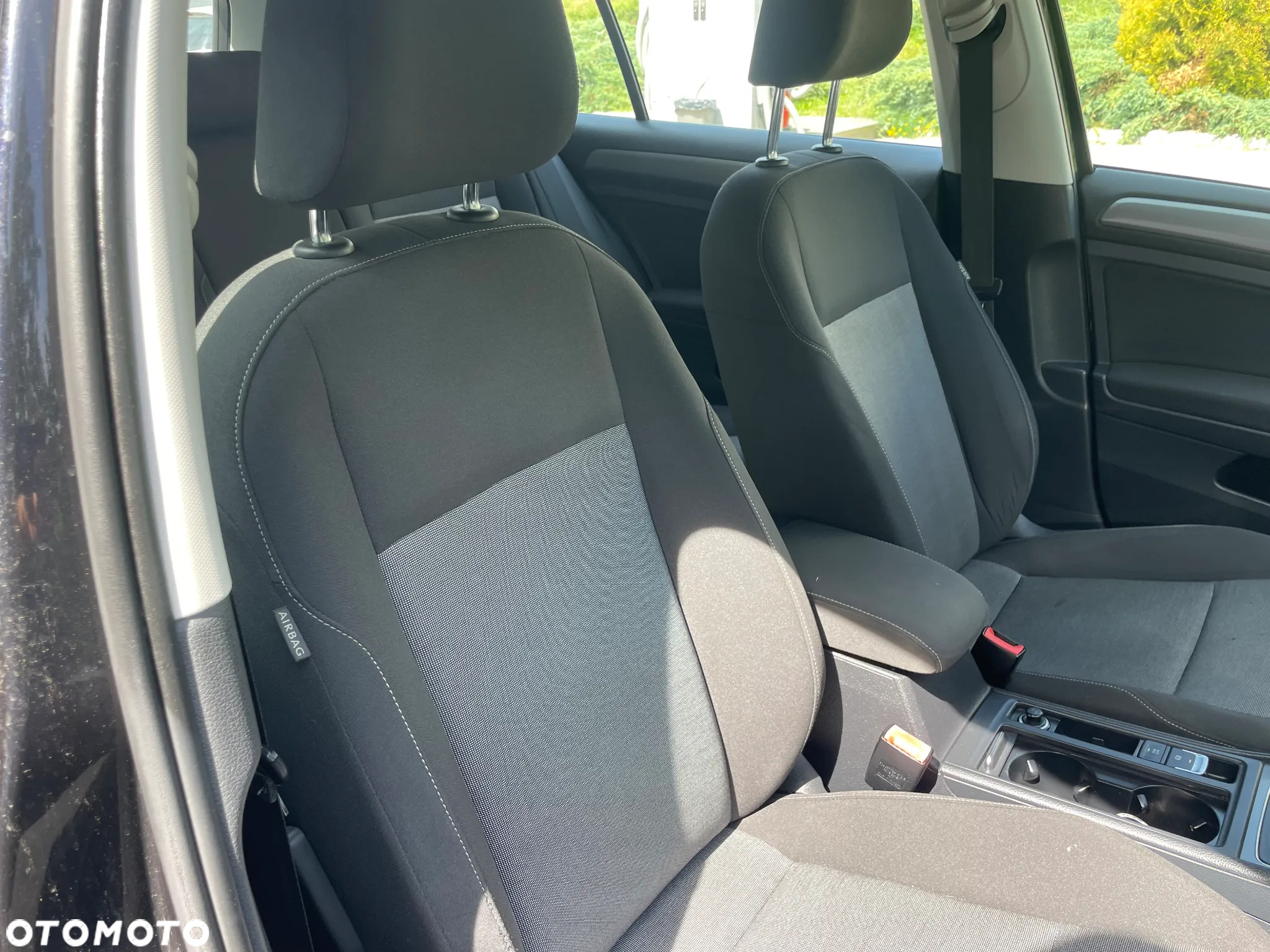 Volkswagen Golf 1.6 TDI BlueMotion Technology Comfortline - 22