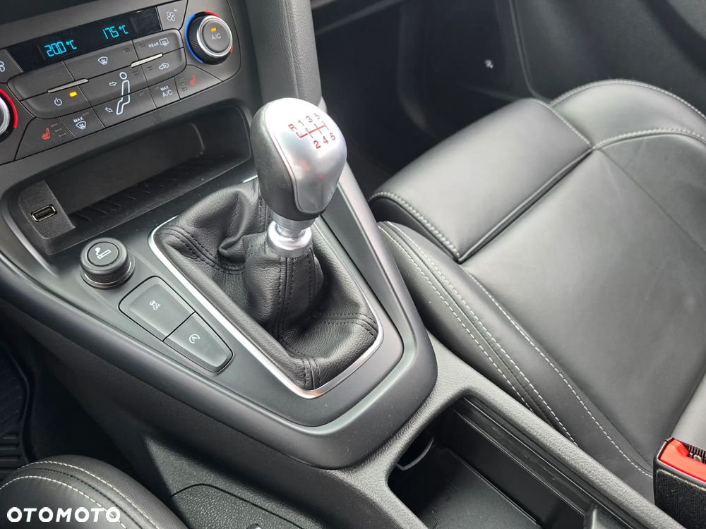 Ford Focus - 24