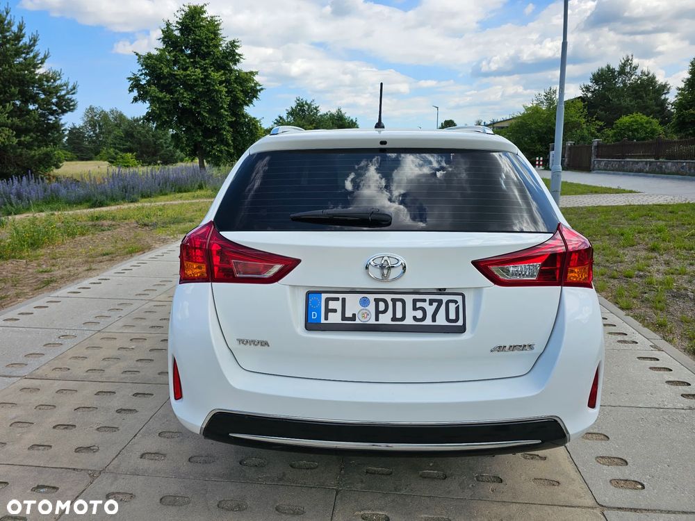 Toyota Auris 1.6 Executive - 14