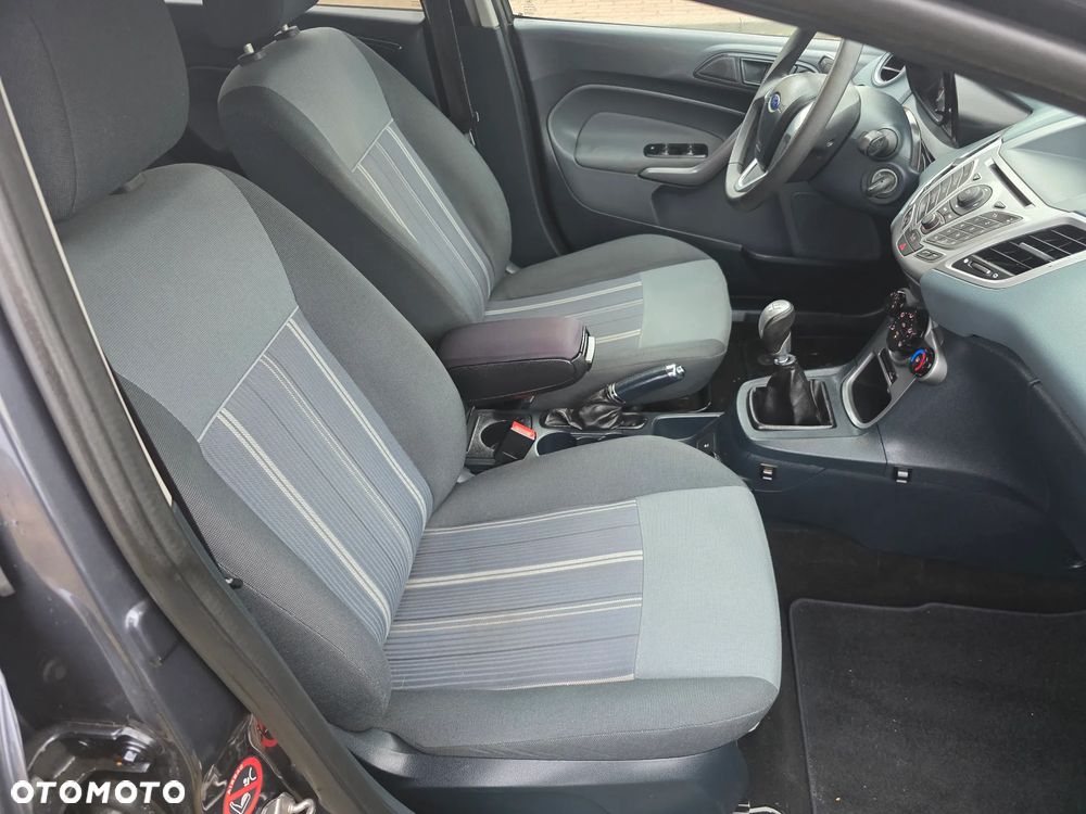 Ford Fiesta - 12