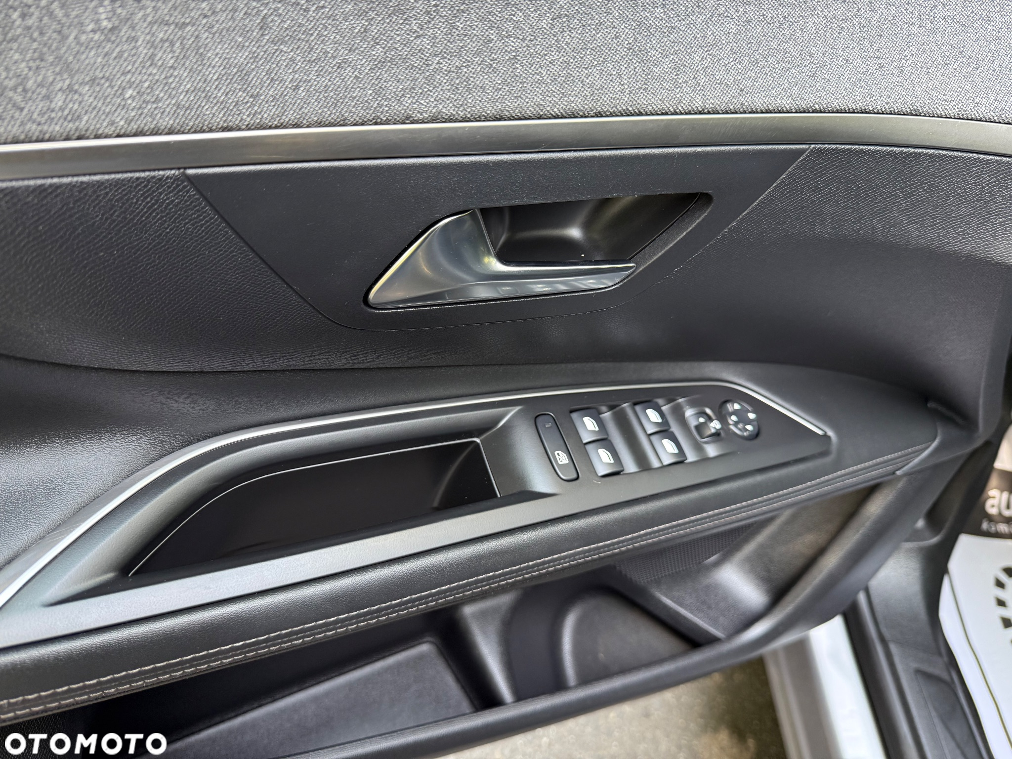 Peugeot 3008 1.5 BlueHDi Allure S&S - 28