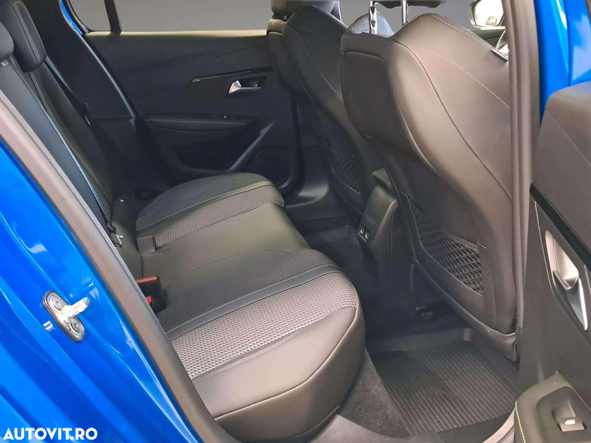 Peugeot 208 e-208 GT - 9