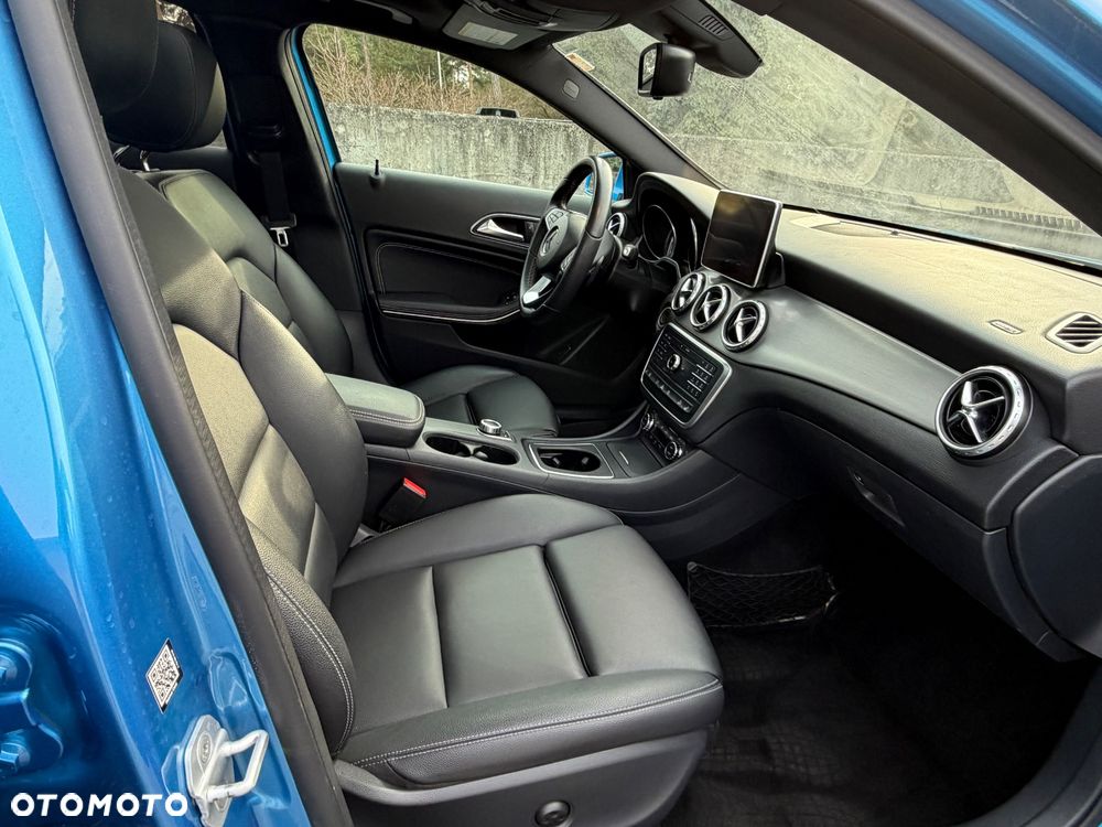 Mercedes-Benz GLA 250 7G-DCT AMG Line - 16