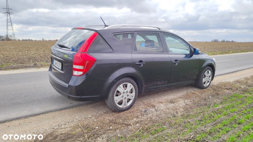Kia Ceed - 4