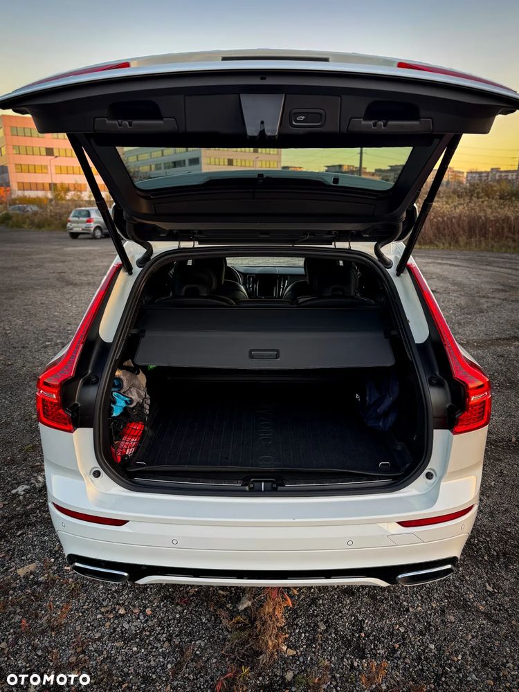 Volvo XC 60 T5 AWD R-Design - 5