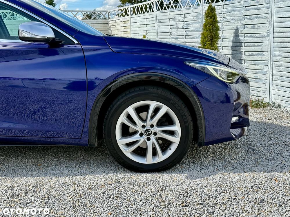 Infiniti Q30 1.6t Premium Tech - 31